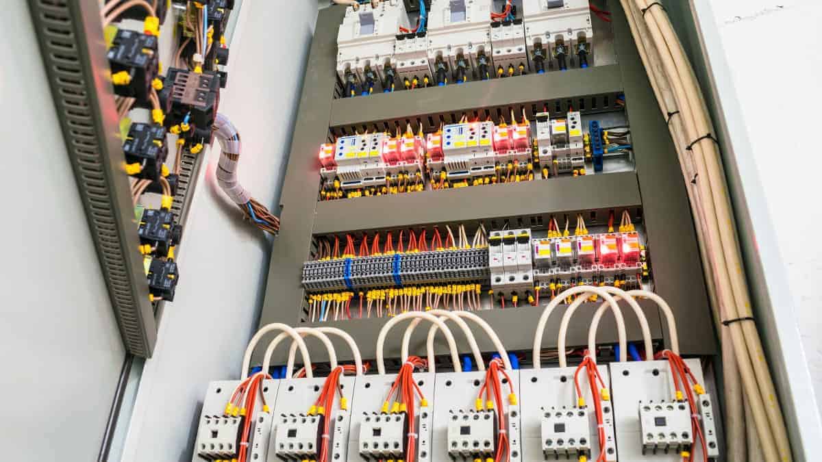 EMC-richtlijnen paneelbouw aarding en afscherming
